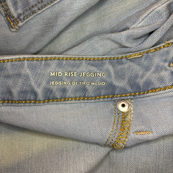 Universal Thread Women’s Mid-Rise Jegging Light Wash Jeans Size 8 - Picture 6 of 11
